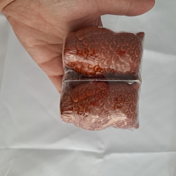 Retro Style Owl Salt and Pepper Shakers - Picture 7 of 8